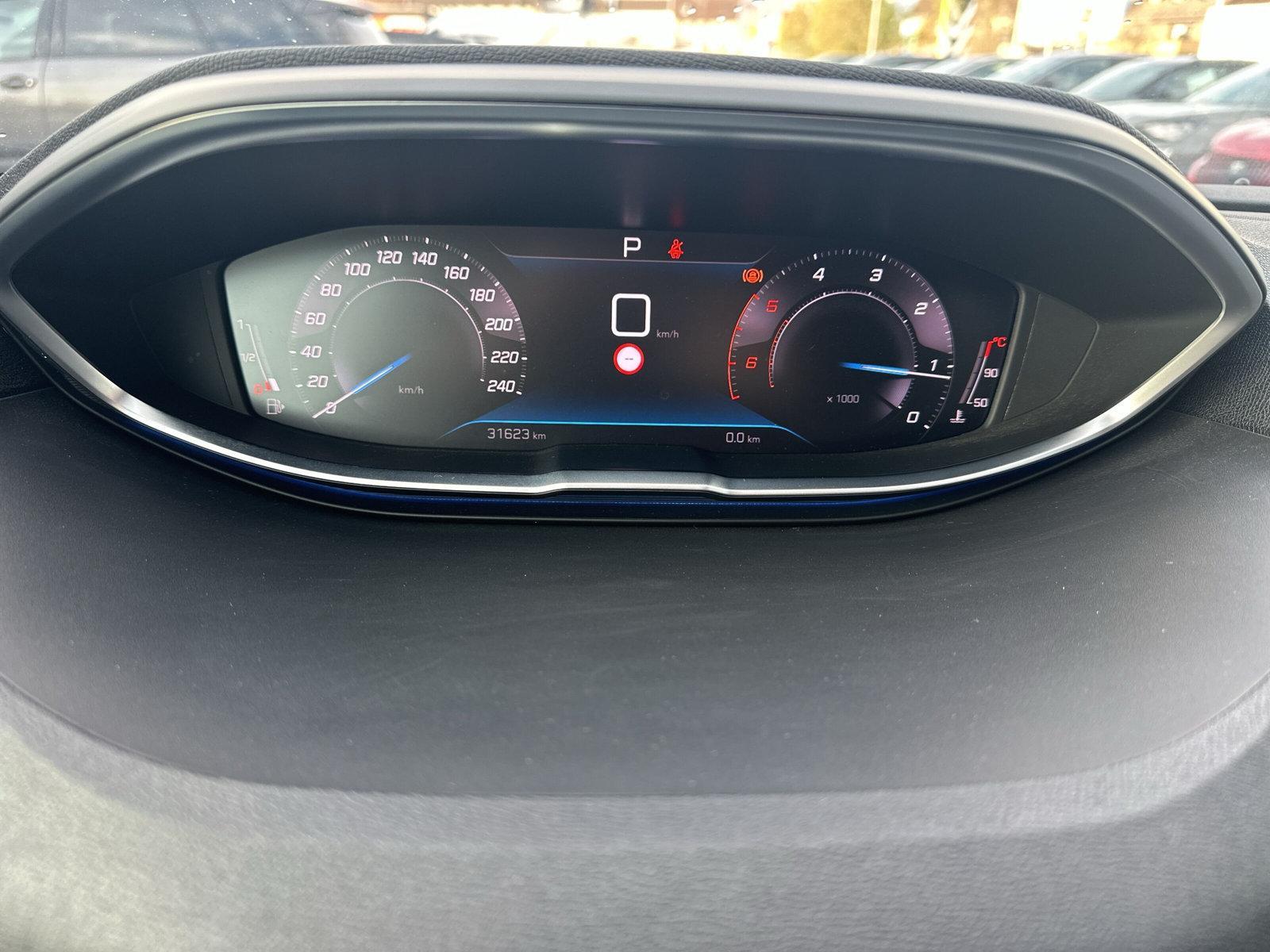 Peugeot 5008 Allure Pack 130 EAT *Anhängerkupplung*