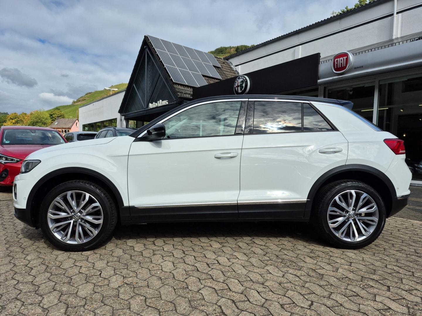 Volkswagen T-Roc IQ.DRIVE Navi ACC Parklenkas. Sitzheizung