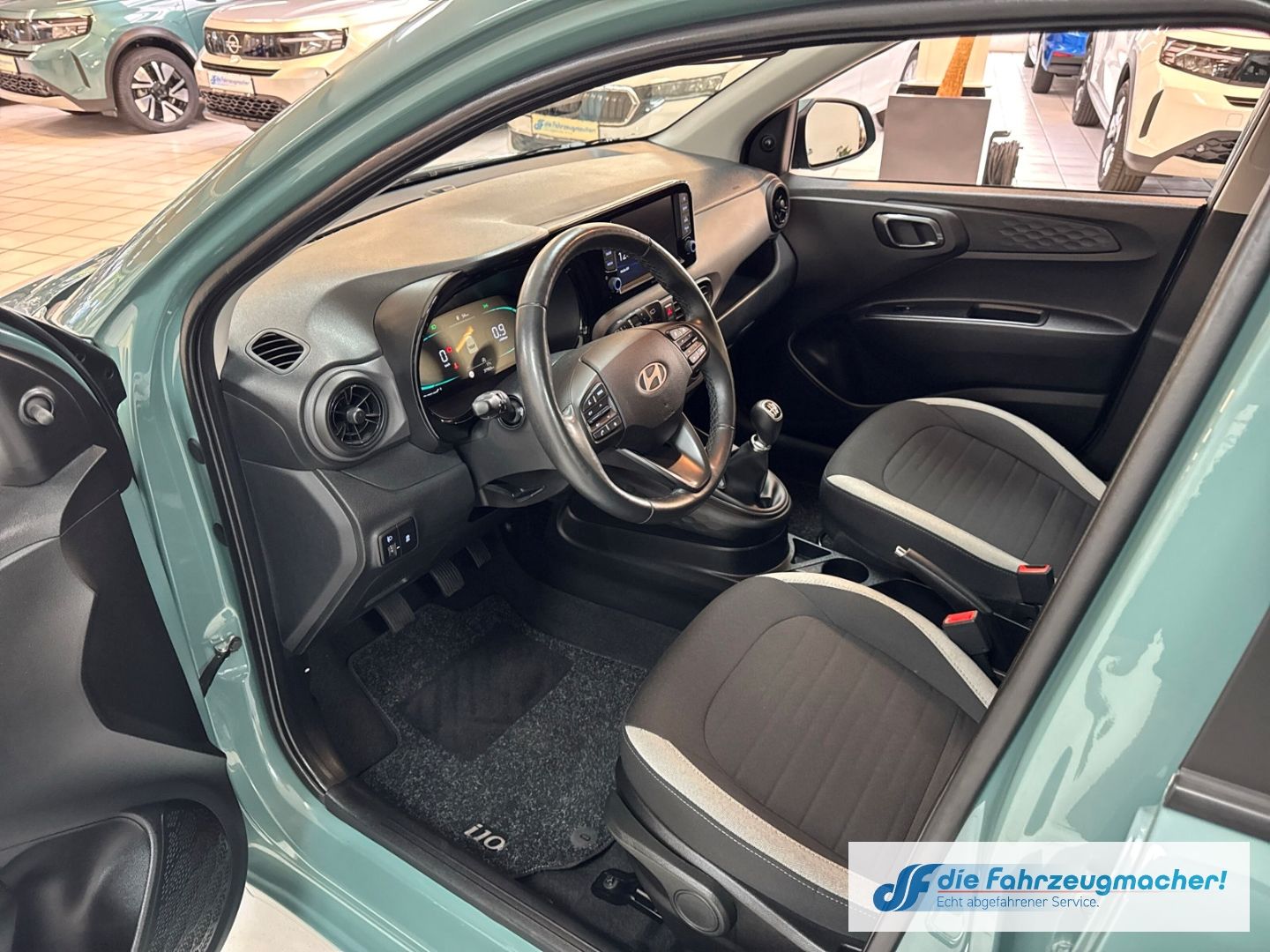 Fahrzeugabbildung Hyundai i10 Trend Navi Apple CarPlay Android Auto Musiks