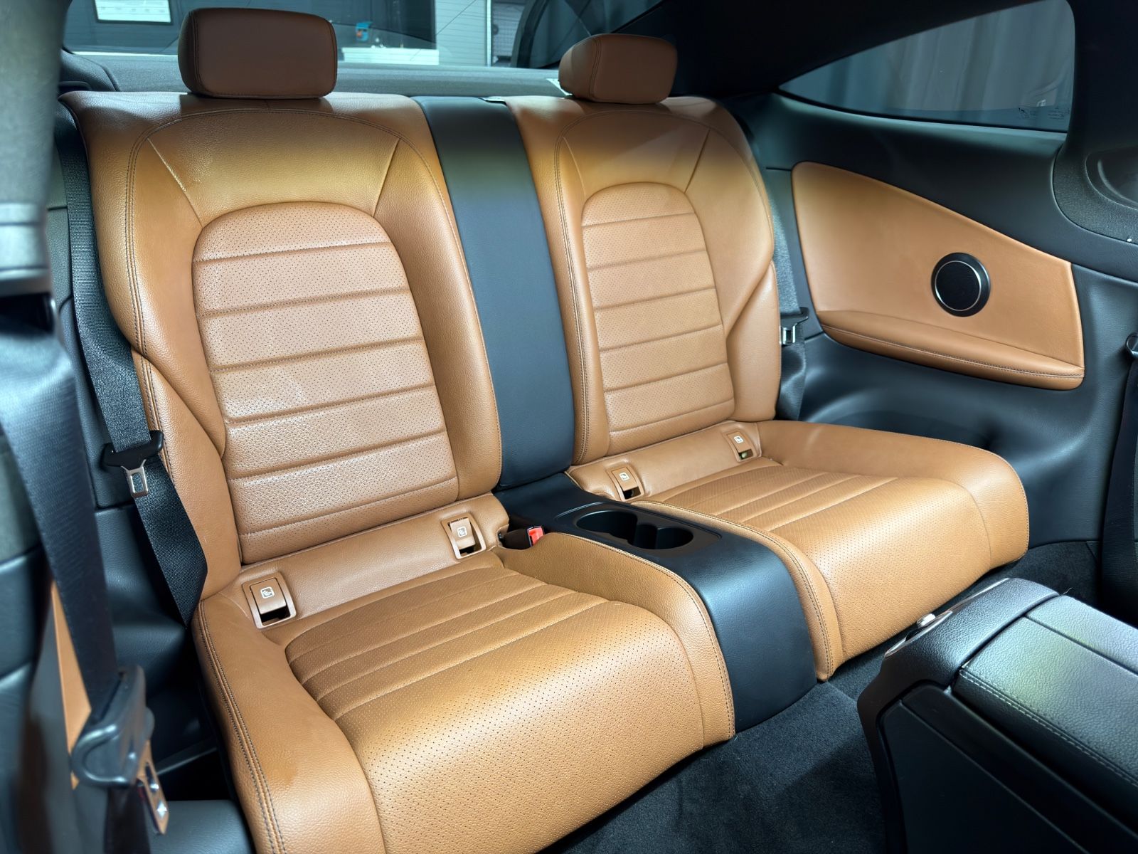 Fahrzeugabbildung Mercedes-Benz C250 Coupe|AMG-LINE|19 ZOLL|ILS-LED|NAVI|AUTOMAT