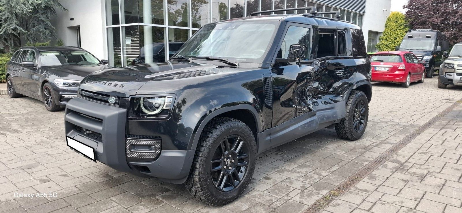 Land Rover Defender 110 3.0D I6 D250 MHEV SE