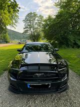 Ford Mustang V6 3,7L Shelby-Optik - Ford Mustang: Schwarz, Shelby
