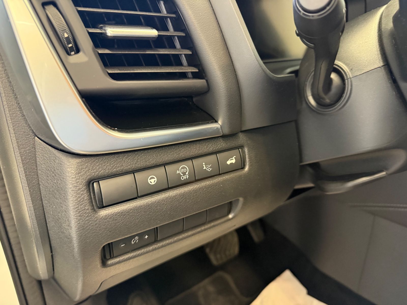 Fahrzeugabbildung Nissan Qashqai N-Connecta 1.3DIG-T Business Technologie