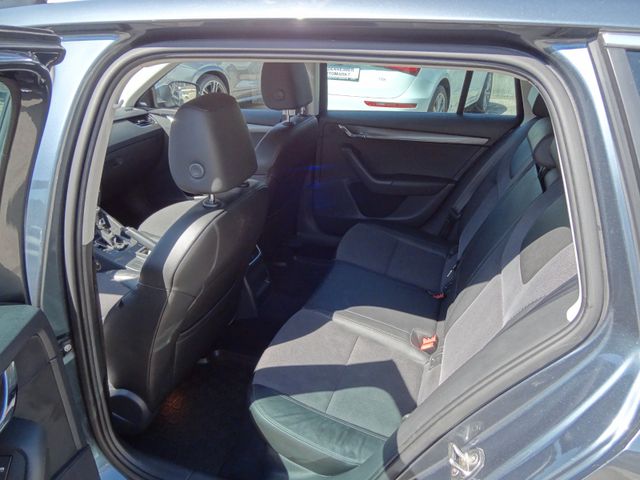 Fahrzeugabbildung Skoda Octavia Combi Style/DSG/AHK/KAM/SitzH/1.Hd/