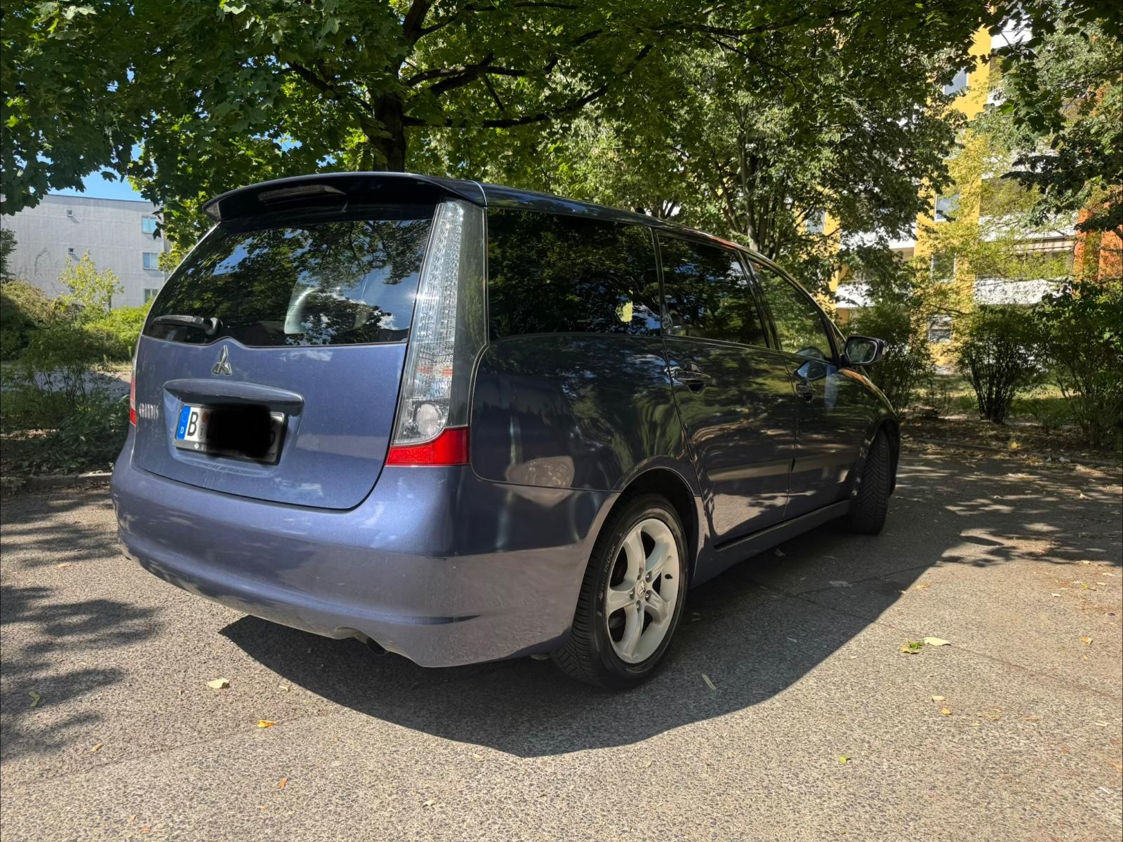 Mitsubishi Grandis 2005 — engine 2.378 cm³, 165 HP (121kW)