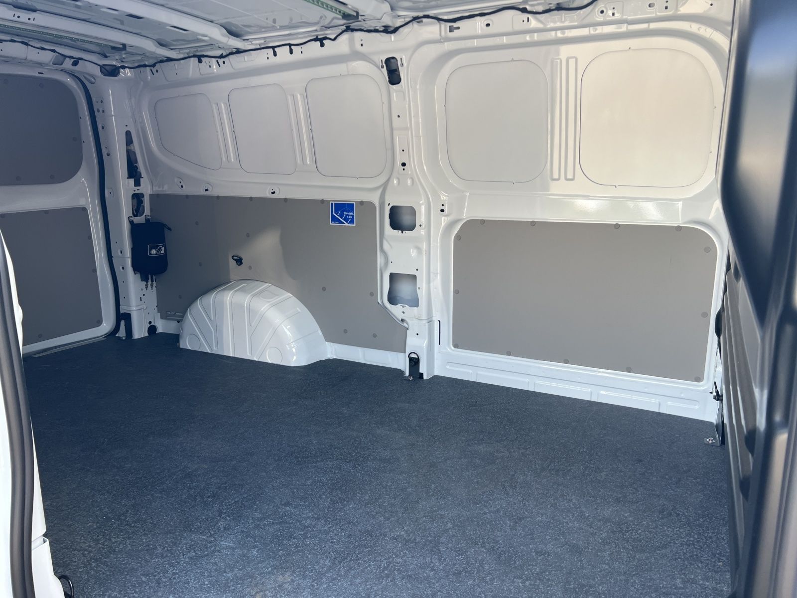 e-Transporter Kasten 100 kW BEV 1-Gang Radst. 35
