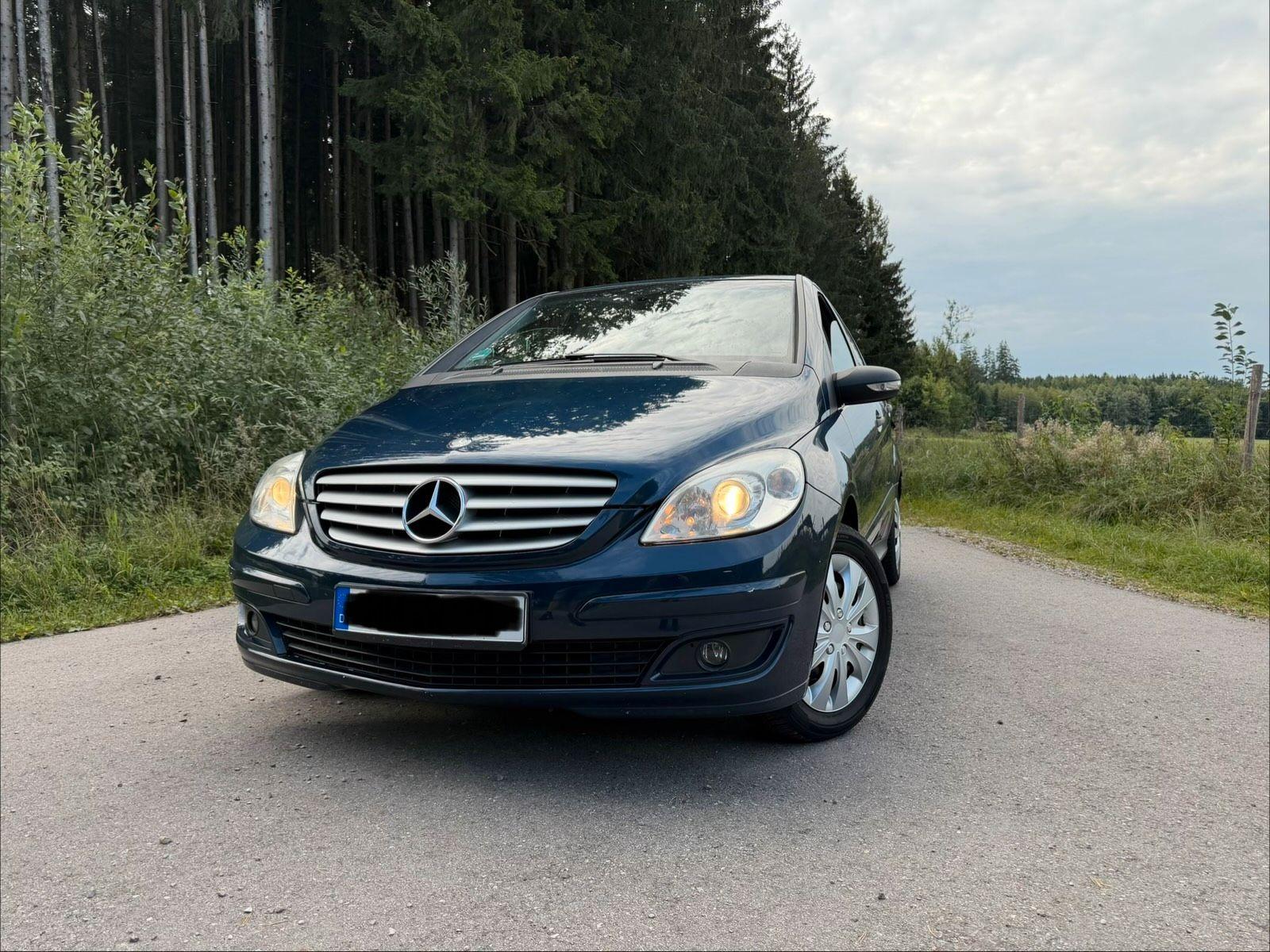 Mercedes-Benz B 200