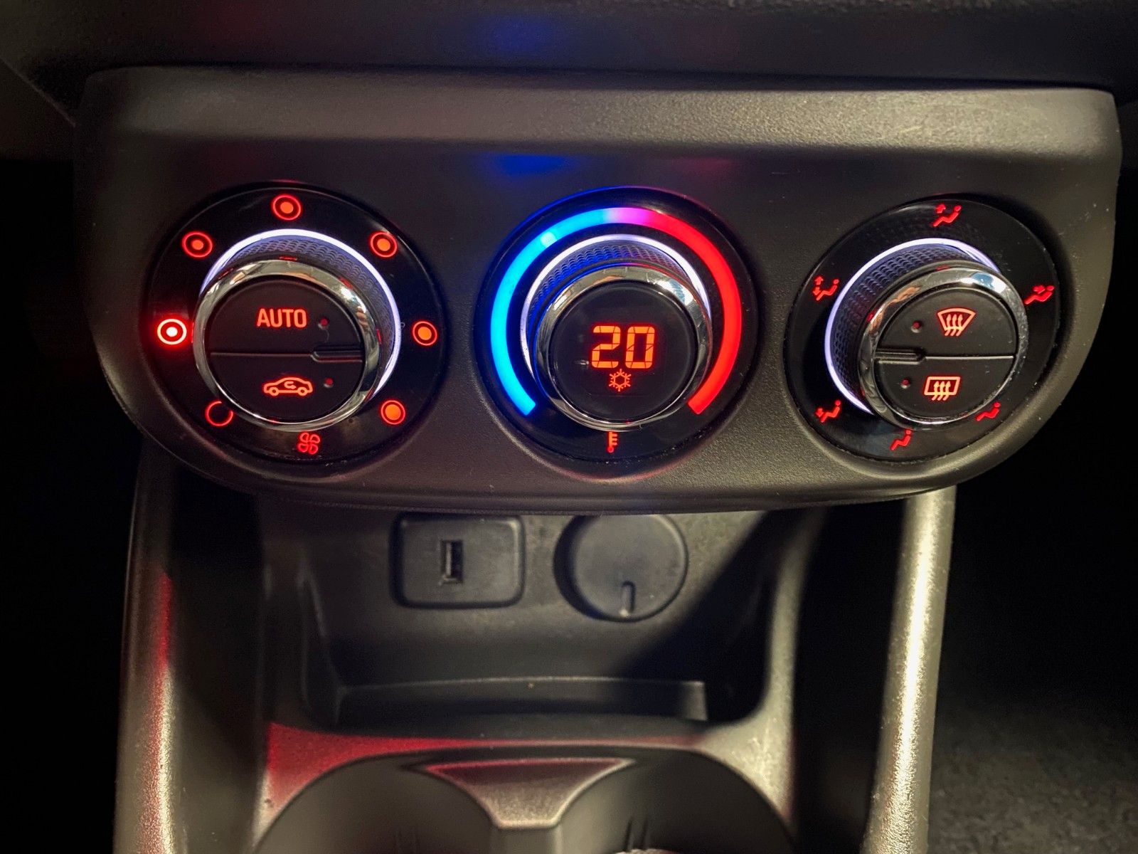 Fahrzeugabbildung Opel Corsa 1.4 Turbo 120 Jahre+XENON+CHECKHEFT+KAMERA