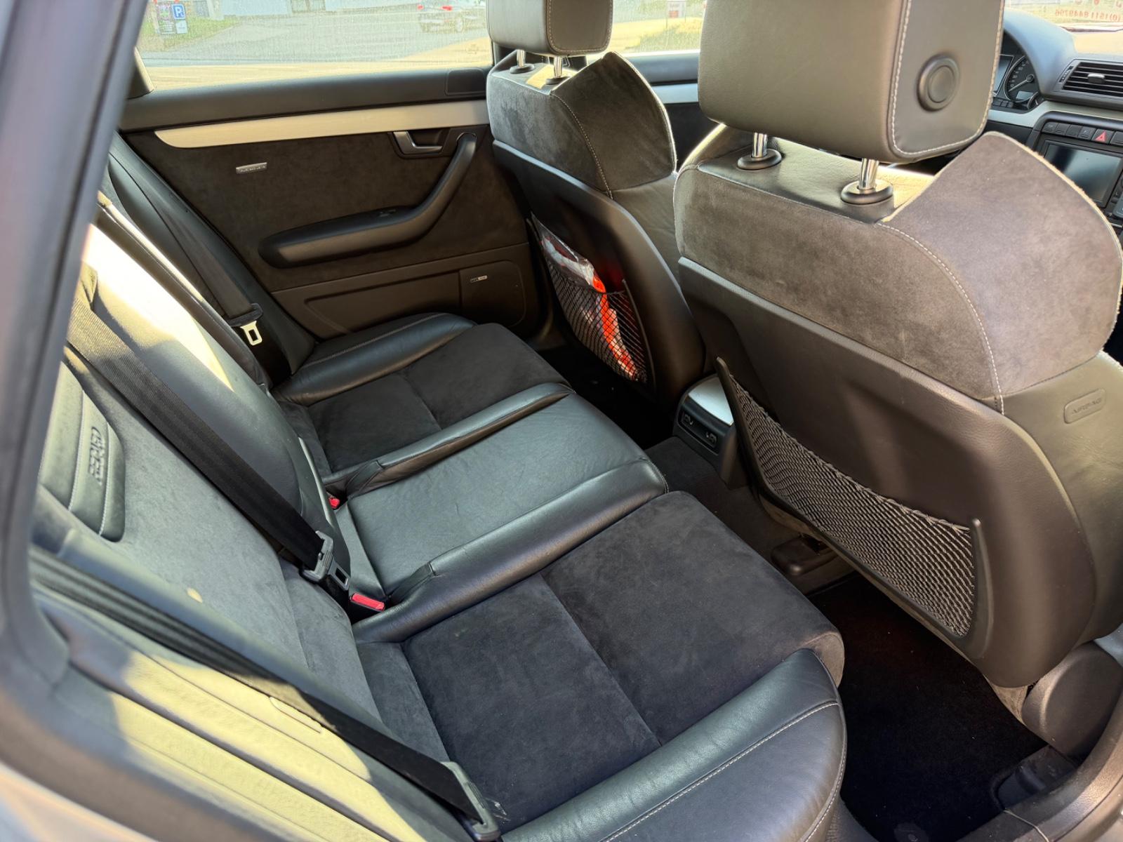 Audi S4 2005 — салон