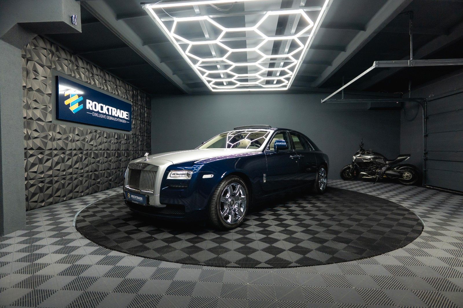 Fahrzeugabbildung Rolls-Royce Ghost V12 Full Service *Panorama*TV*360*HU*19%*