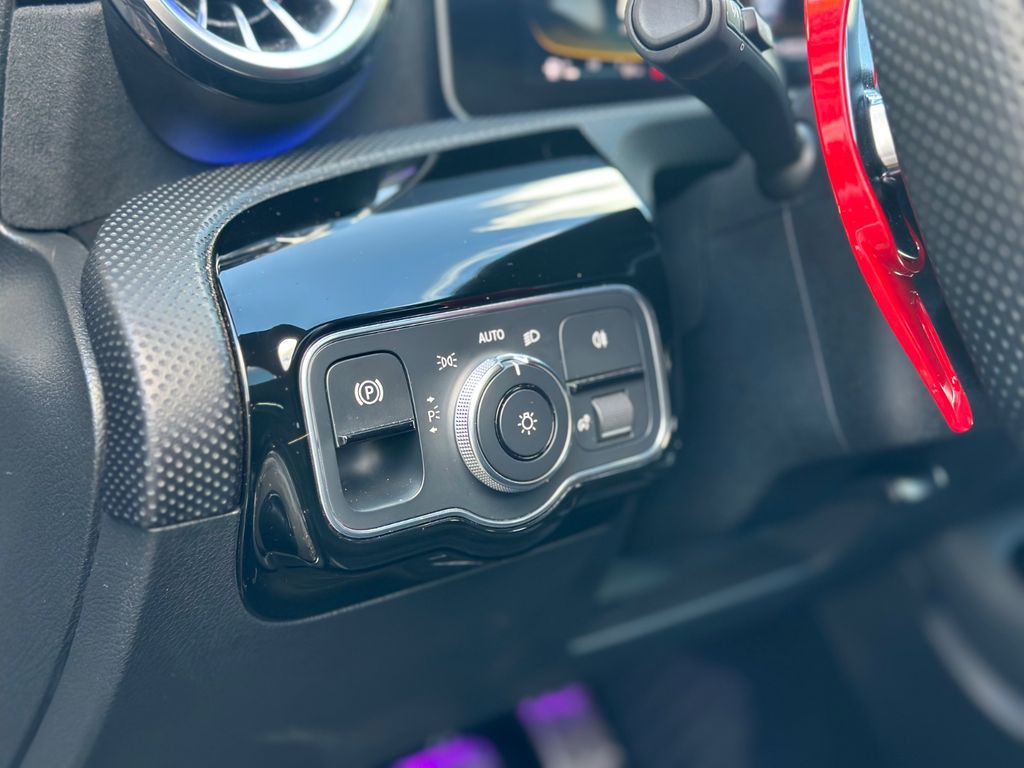 MERCEDES-BENZ A-Class 2019