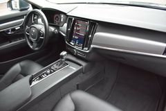 Fahrzeugabbildung Volvo V 90 D5 Mom*AWD*BLIS*LED*CAM*Navi*Miete*Mietkauf