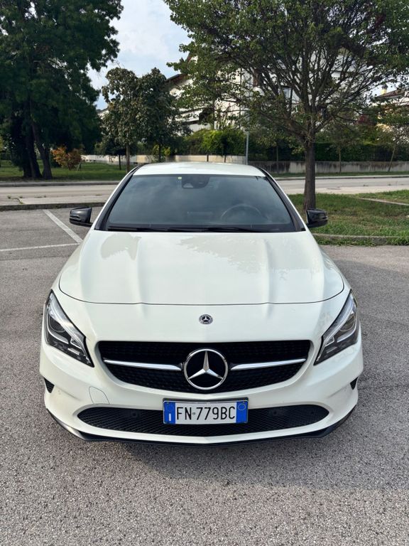 Image of Mercedes-Benz GLA 200