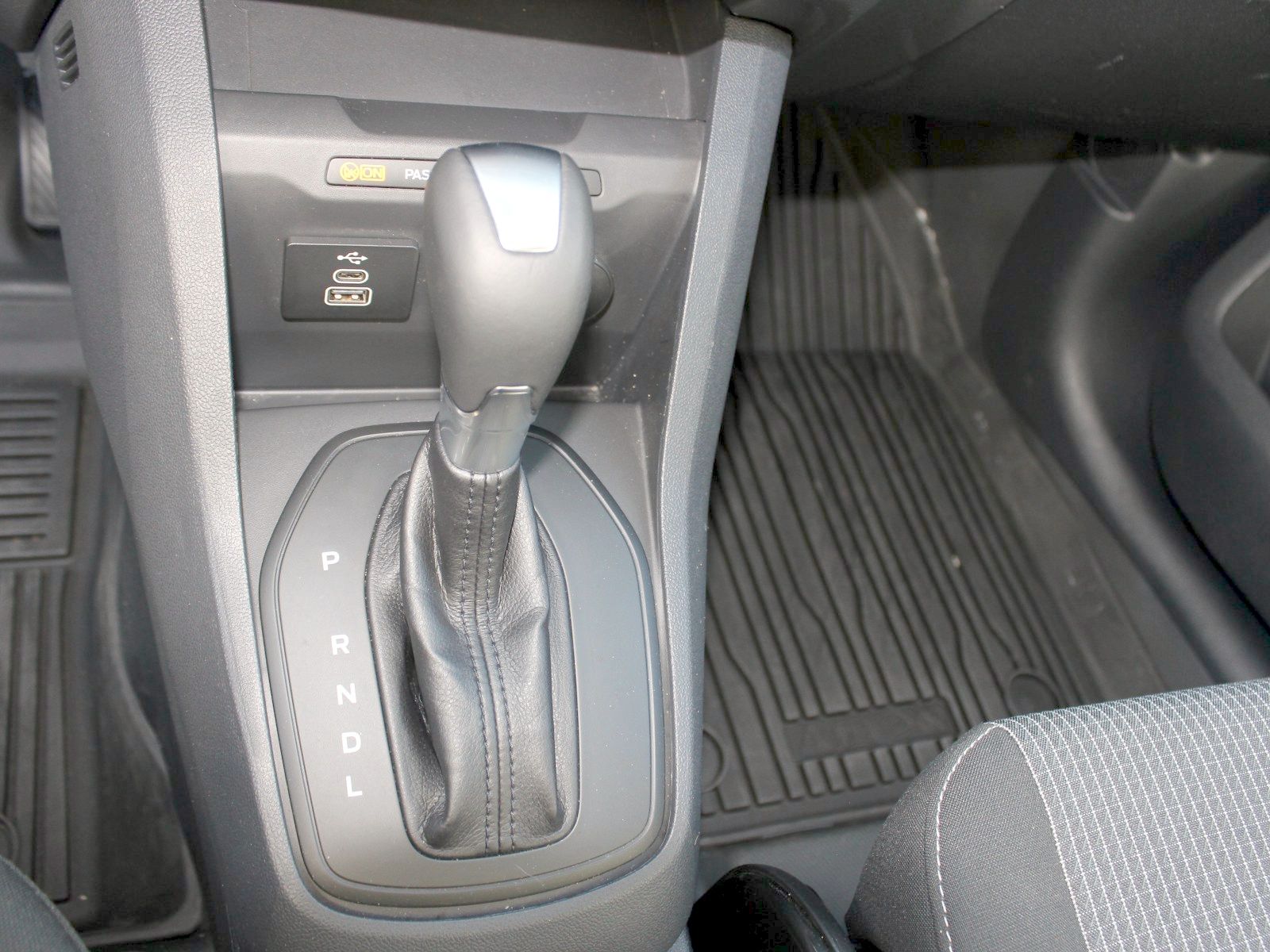 Fahrzeugabbildung Ford Transit Courier Trend