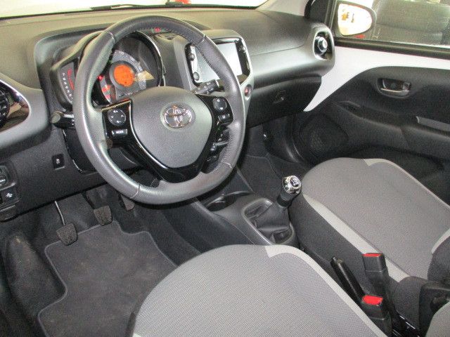 Fahrzeugabbildung Toyota AYGO x-play Team D