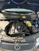 Volkswagen Passat Limousine - gebrauchte VW Passat aus dem Jahr 2000