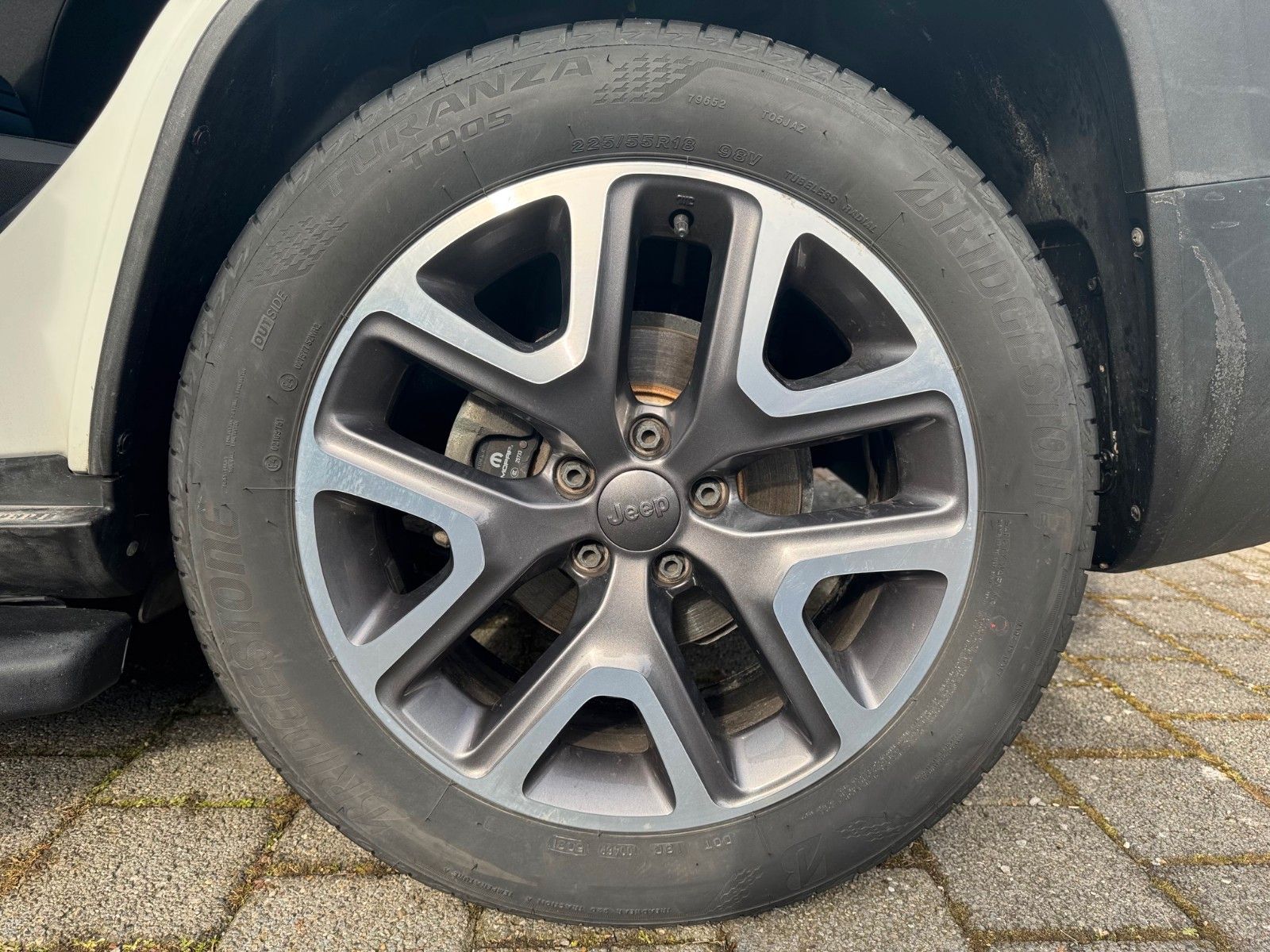 Fahrzeugabbildung Jeep Renegade Limited 120 PS Navi LED AHK Dachträger