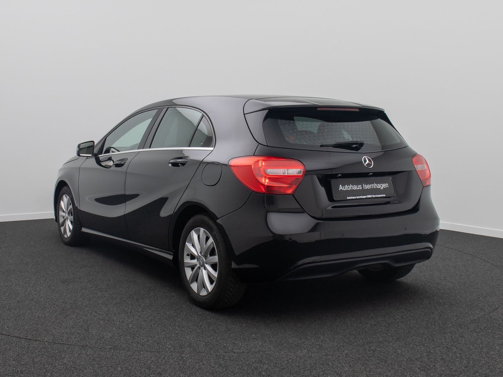 Fahrzeugabbildung Mercedes-Benz A180 BlueEfficiency Navi Sound Tempomat ParkAsst