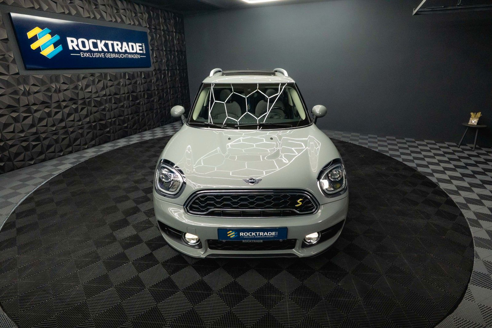 Fahrzeugabbildung MINI COOPER SE Countryman All4 | Pano | ACC | Plug-In