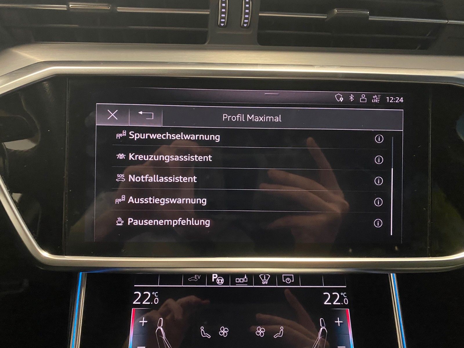 Fahrzeugabbildung Audi A6 55 TFSI e S tronic quattro sport Avant+S-Line