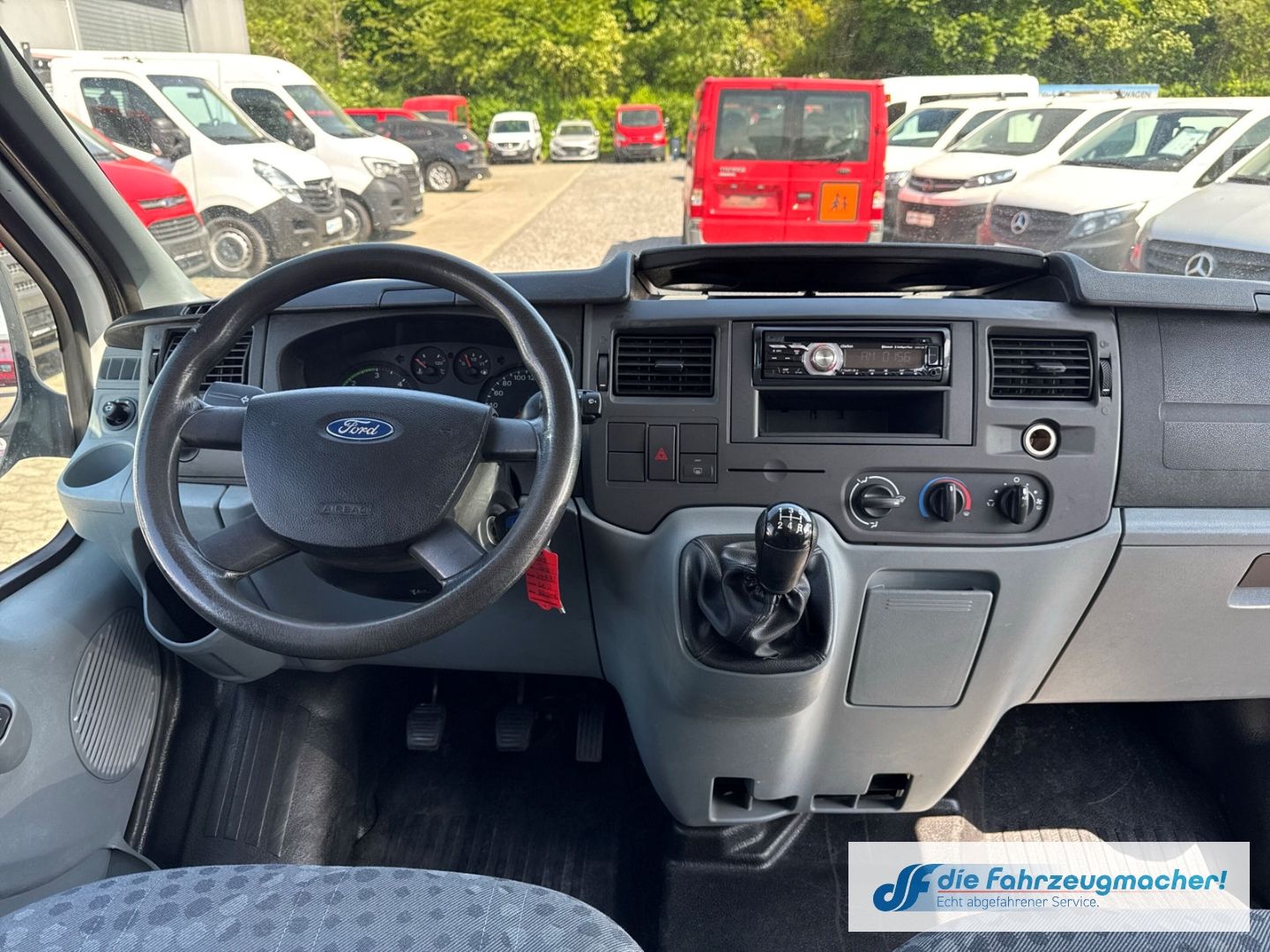 Fahrzeugabbildung Ford Transit Kombi FT300 2.2 TDCI 2x Klima eFH ZV ESP