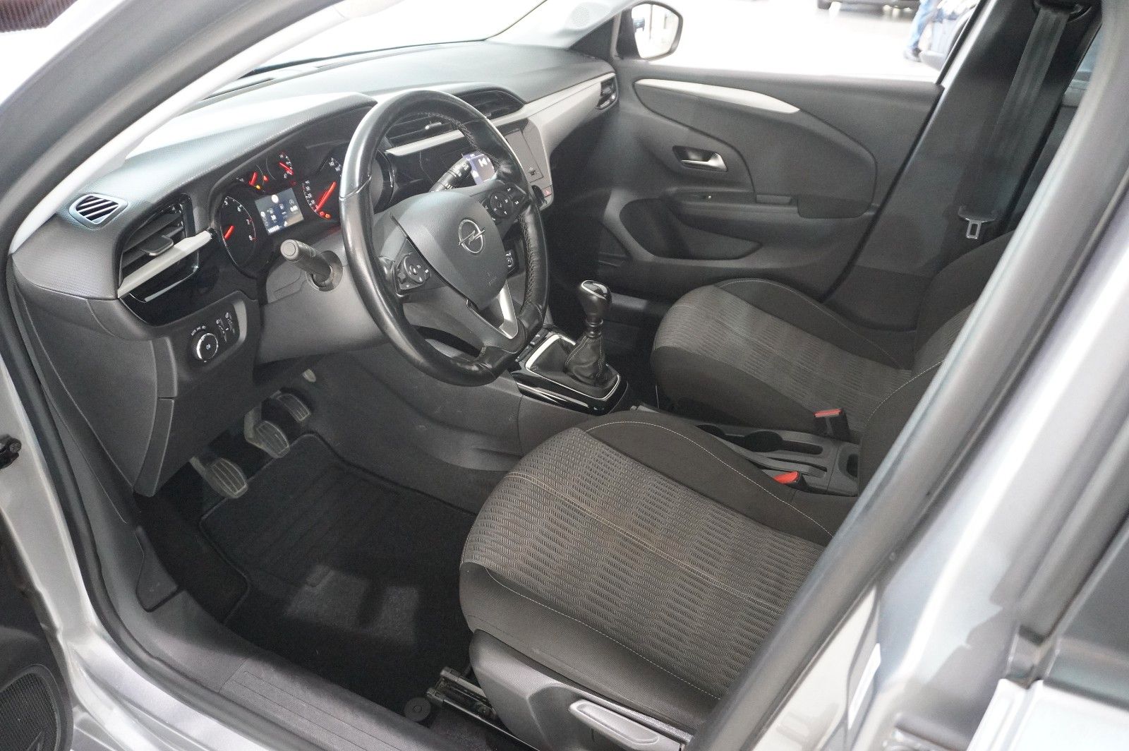 Fahrzeugabbildung Opel Corsa F 1.2 EDITION KLIMA/SHZ/PDC/SPORT/TEMP.