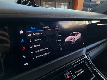 Porsche Panamera - 12