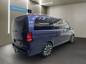 Mercedes V 220 - 4