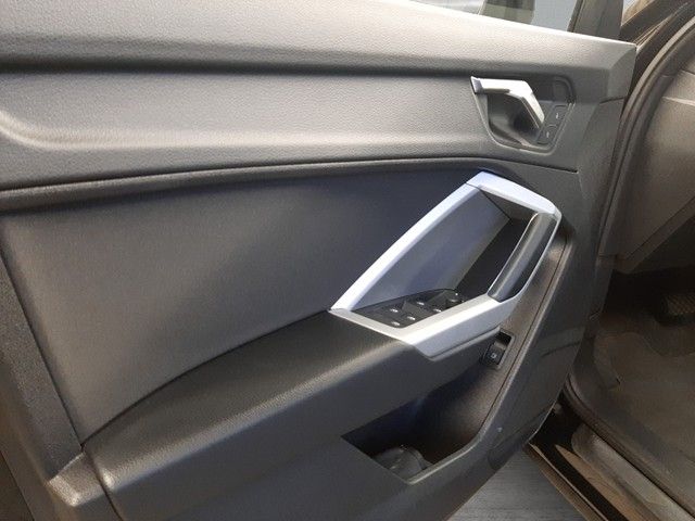 Fahrzeugabbildung Audi Q3 Sportback 45TFSIe Kamera Sportsitze 18" FSE