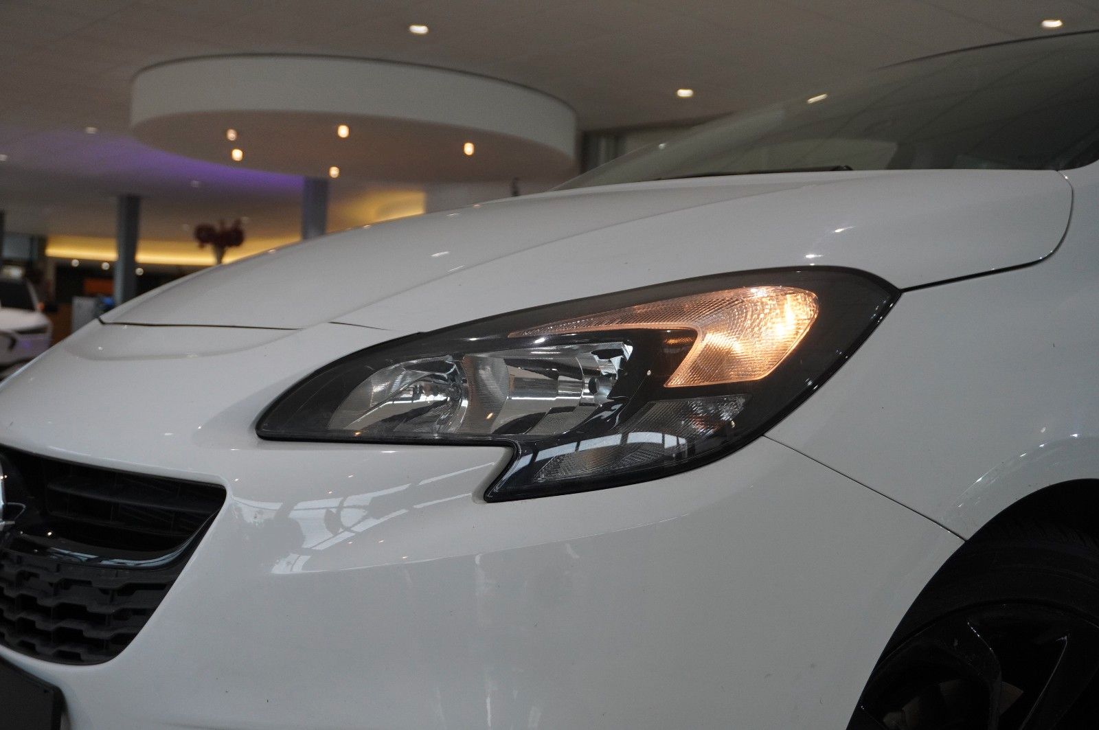 Fahrzeugabbildung Opel Corsa E 1.4 COLOR EDITION SPORT/SHZ/PDC/TEMP.