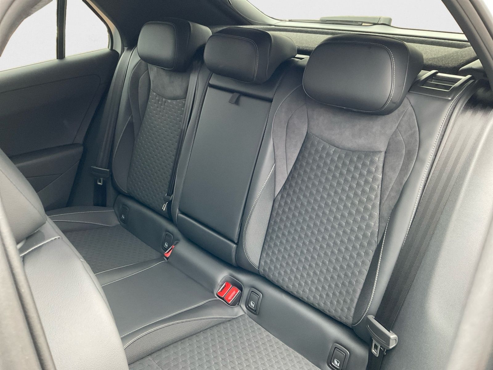 Volkswagen T-Roc - Bild 13