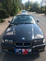 BMW Ein BMW E36 328I Cabriolet in Kosmos Schwa... - BMW 328 aus 1996: Cabrio