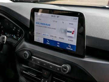 Ford Focus Turnier 1.0 Titanium Kamera Navi LED