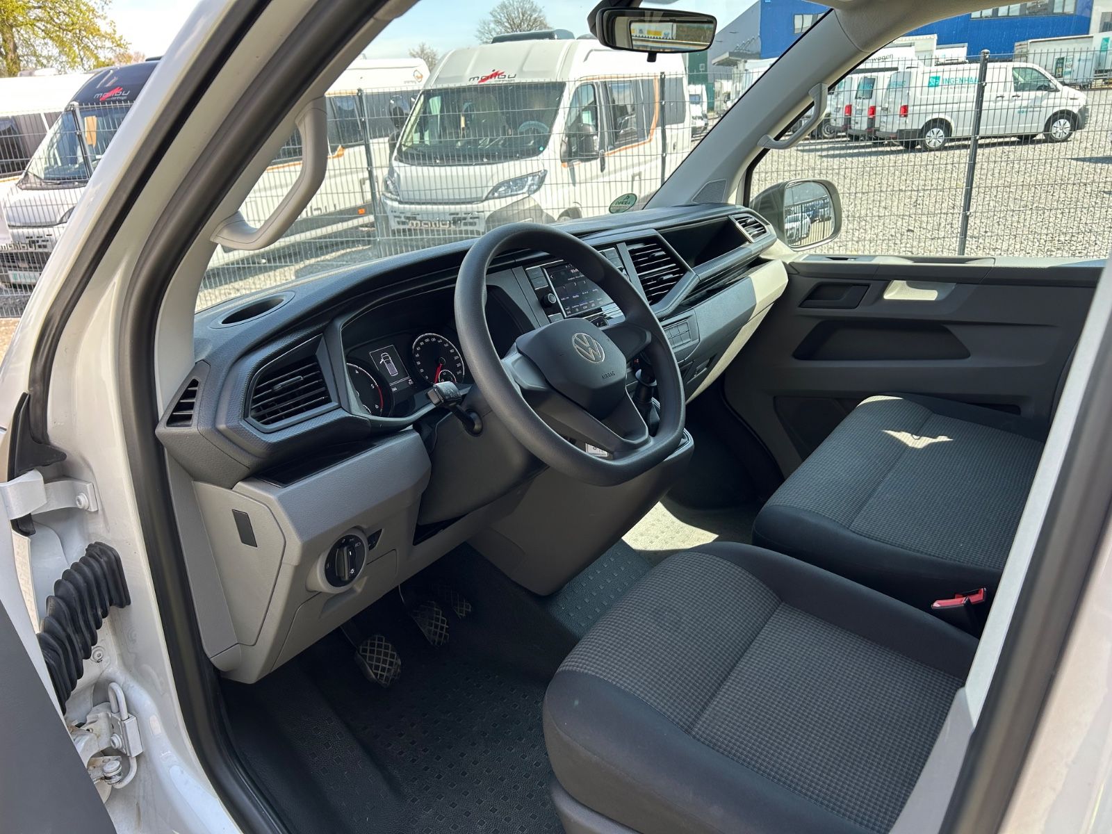 Fahrzeugabbildung Volkswagen T6 Kombi TDI / Sitzh. Komfort Paket