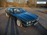 Jaguar XJR 4.0 Supercharged - Jaguar: Supercharged