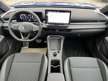 Volkswagen T-Roc   R-Line 1.5 l eTSI 150 PS 7-Gang-DSG