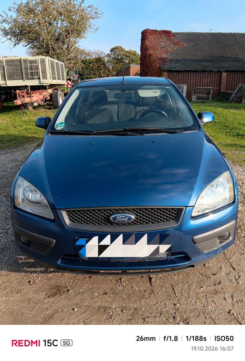 Ford Focus 2006 — rear view