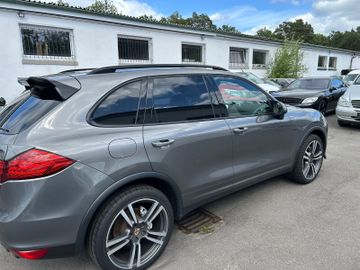 Porsche Cayenne - 8