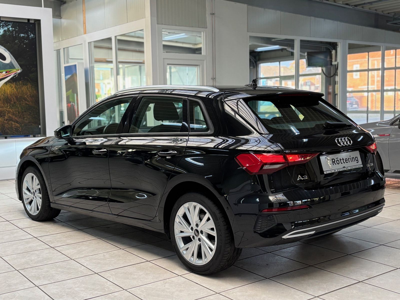 Fahrzeugabbildung Audi A3 Sportback 35 TDI advanced LED+KAMERA+NAVI+GRA
