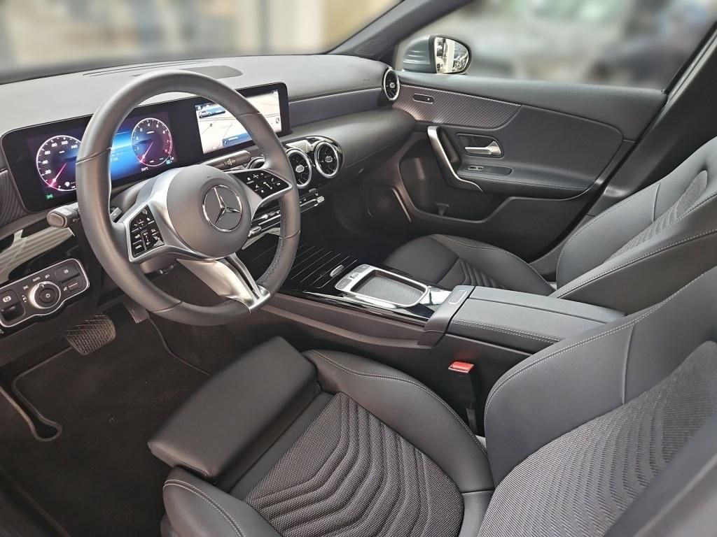 Fahrzeugabbildung Mercedes-Benz A 180 Progressive Navi KAM SpurH LED SHZ RDK