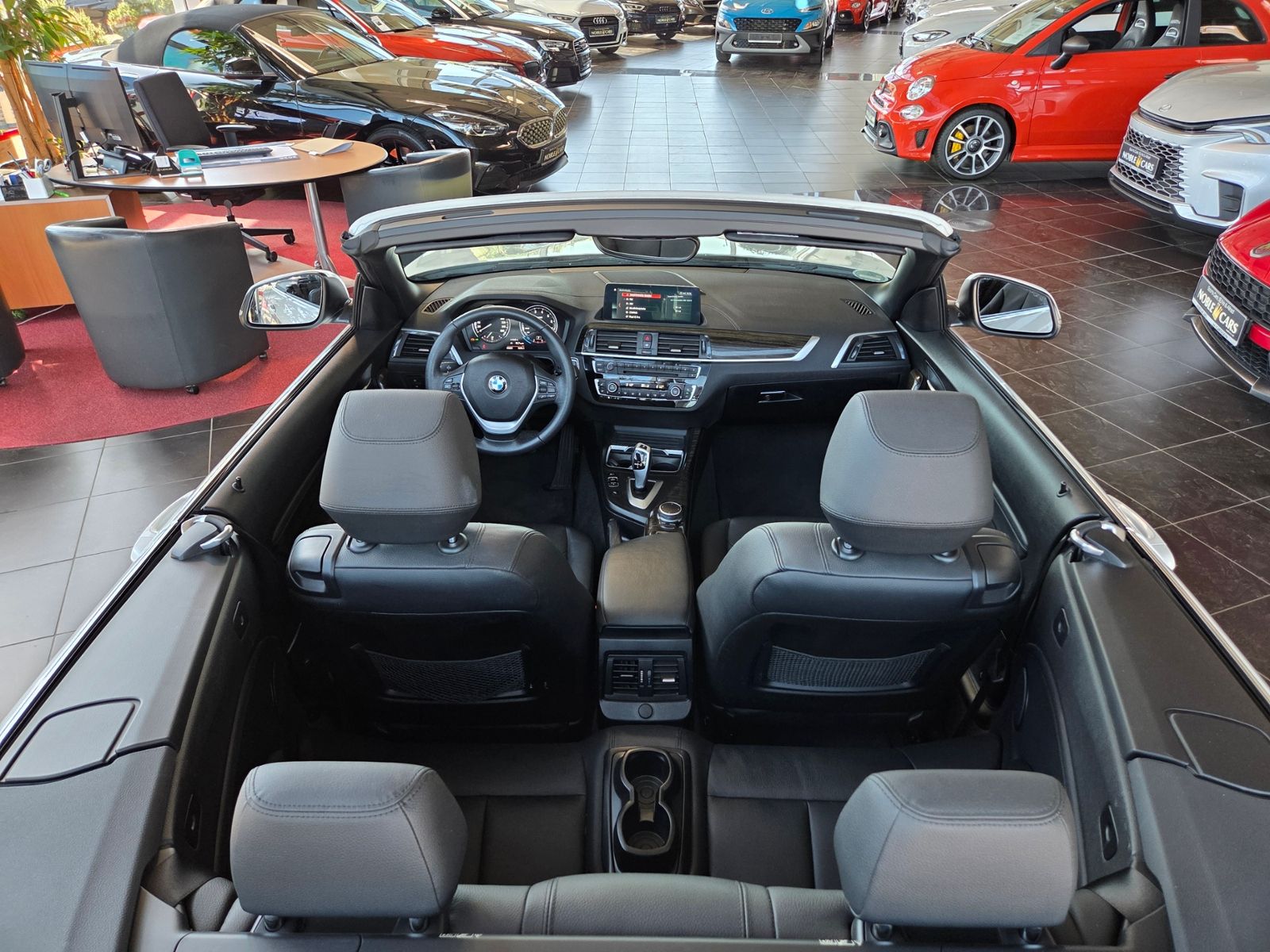 Fahrzeugabbildung BMW 220i Cabrio Luxury Line AHK LED NAV SHZ PDC ALU