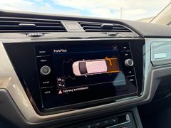 Fahrzeugabbildung Volkswagen Touran 1.5 TSI 7-Sitzer Einparkh. Tempomat 17"