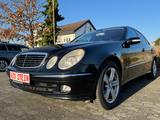 Mercedes-Benz E 320 CDI  Avantgarde AUTOM*LEDER*HK*NAVI*STZBEL - Mercedes-Benz E 320 aus 2005: Cdi