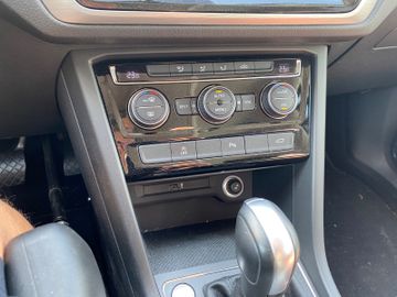 Bild 6 VW TOURAN COMFORTLINE AUTOAMTIK AHK NAVI RFK