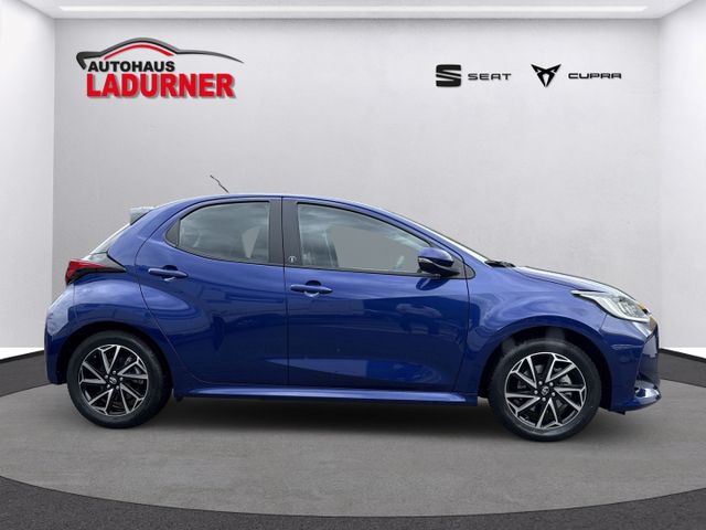 Yaris Hybrid Team Deutschland *Navi + Apple CarP