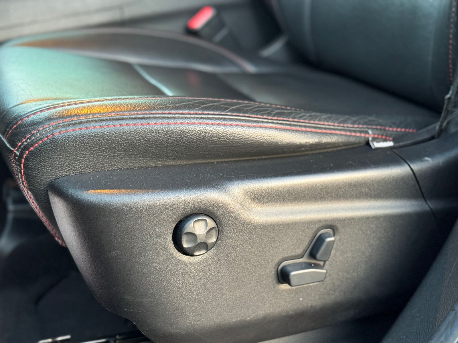 Fahrzeugabbildung Dodge Durango 4x4 5.7 V8 HEMI 20Zoll Leder AHK Navi