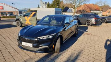 Ford Mustang Mach-E AWD Standard Range