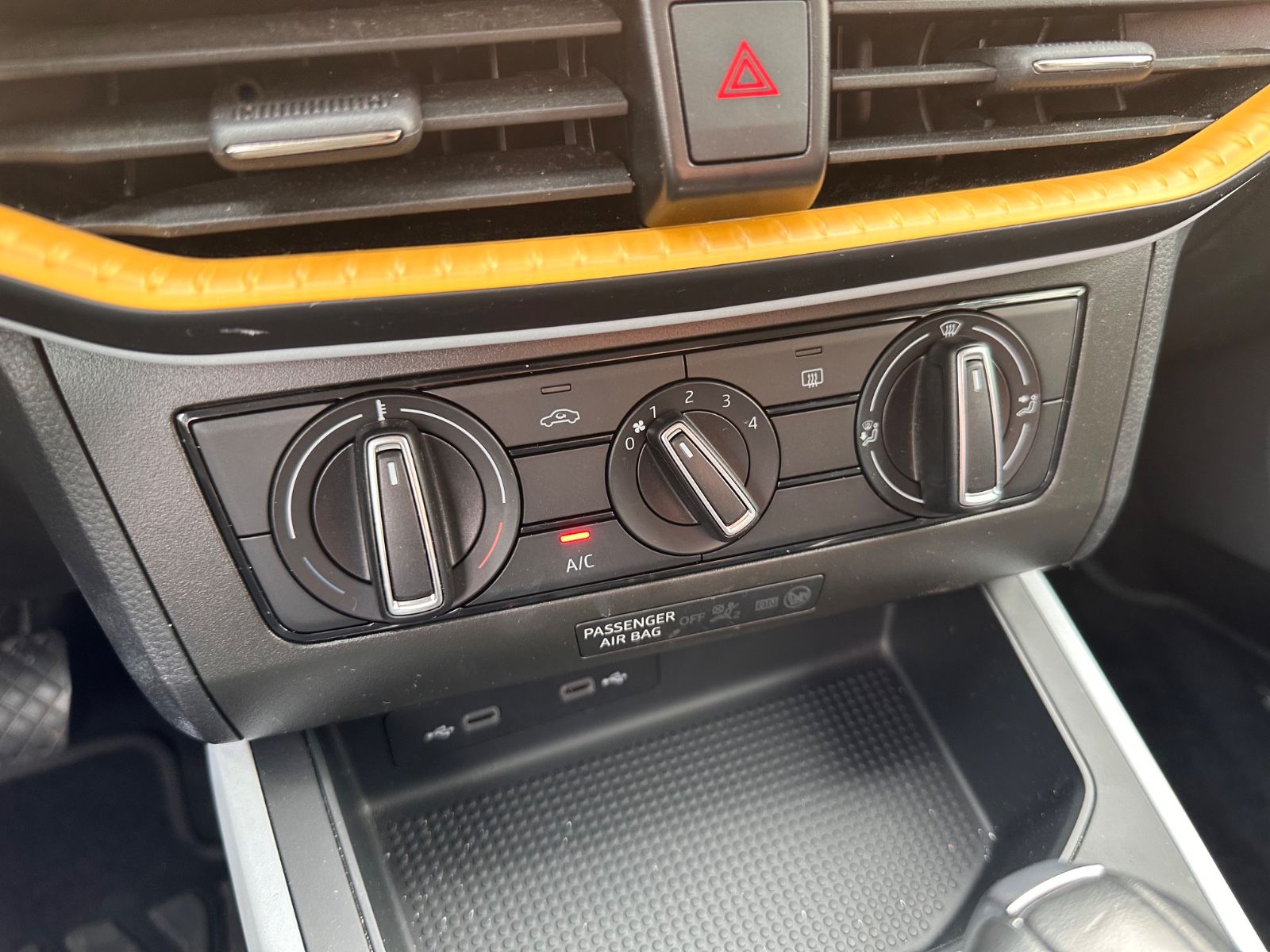 Fahrzeugabbildung SEAT Arona Style 1.0 TSI DSG LED/APP/PDC/GRA