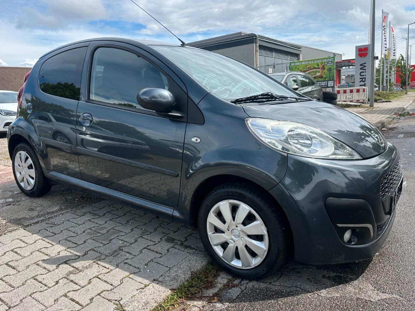 Peugeot 107 Active,AUTOMATIK,5-TÜRER,TÜV02/28