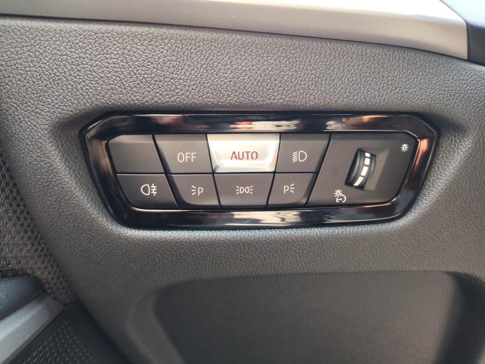 BMW 3 Series i Touring Navi HUD SHZ Totwinkel Kamera, миниатюра 15